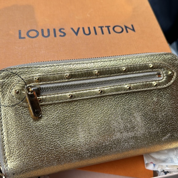Louis Vuitton Gold Suhali Zippy Wallet 100% Authentic - Picture 6 of 17